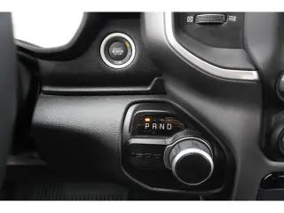 Ram 1500 2022 4x2 Lone Star 4 puertas Cabina Crew 5.6 pies. SB Pickup