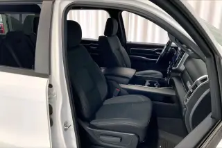 Ram 1500 2020 4x2 Big Horn 4 puertas Cabina Crew 5.6 pies. SB Pickup