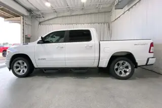 Ram 1500 2020 4x2 Big Horn 4 puertas Cabina Crew 5.6 pies. SB Pickup