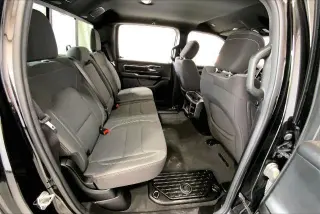 Ram 1500 2024 4x4 Big Horn 4 puertas Crew Cab 5.6 pies. Pickup SB