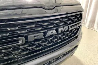 Ram 1500 2024 4x4 Big Horn 4 puertas Crew Cab 5.6 pies. Pickup SB