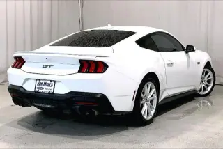 Ford Mustang 2024 GT Premium 2 puertas Fastback