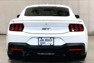 Ford Mustang 2024 GT Premium 2 puertas Fastback