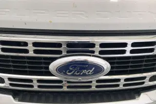 Ford F-350 Super Duty 2023 4x4 XLT Cabina Crew de 4 puertas 8 pies LB DRW Pickup