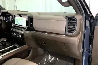 GMC Sierra 1500 2023 4x2 SLT Cabina Crew 4 puertas 5.8 ft. Caja corta