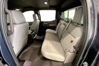GMC Sierra 1500 2023 4x2 SLT Cabina Crew 4 puertas 5.8 ft. Caja corta