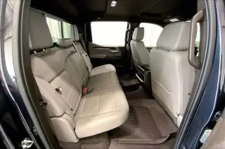 GMC Sierra 1500 2023 4x2 SLT Cabina Crew 4 puertas 5.8 ft. Caja corta