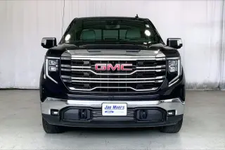GMC Sierra 1500 2023 4x2 SLT Cabina Crew 4 puertas 5.8 ft. Caja corta