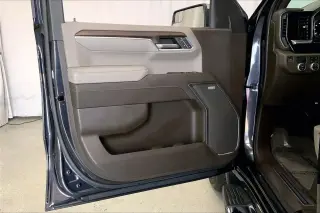 GMC Sierra 1500 2023 4x2 SLT Cabina Crew 4 puertas 5.8 ft. Caja corta