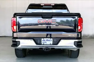 GMC Sierra 1500 2023 4x2 SLT Cabina Crew 4 puertas 5.8 ft. Caja corta