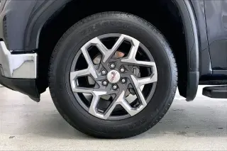 GMC Sierra 1500 2023 4x2 SLT Cabina Crew 4 puertas 5.8 ft. Caja corta