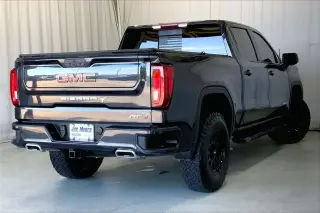 GMC Sierra 1500 2022 4x4 AT4 4p. Cabina Crew 5.8 ft. Caja corta