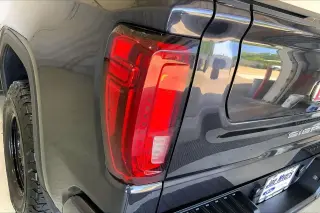 GMC Sierra 1500 2022 4x4 AT4 4p. Cabina Crew 5.8 ft. Caja corta