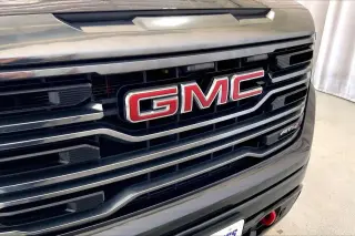 GMC Sierra 1500 2022 4x4 AT4 4p. Cabina Crew 5.8 ft. Caja corta
