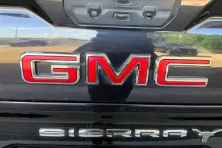 GMC Sierra 1500 2022 4x4 AT4 4p. Cabina Crew 5.8 ft. Caja corta