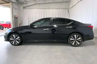 Nissan Altima 2021 2.5 SV 4 puertas Sedán