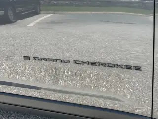Jeep Grand Cherokee 2022 4x2 Laredo 4 puertas SUV (lanzamiento a mitad de año)