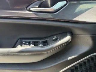 Jeep Grand Cherokee 2022 4x2 Laredo 4 puertas SUV (lanzamiento a mitad de año)