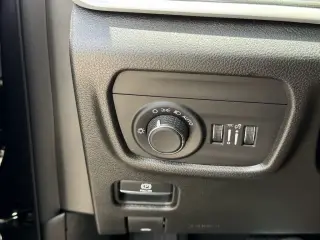 Jeep Grand Cherokee 2022 4x2 Laredo 4 puertas SUV (lanzamiento a mitad de año)