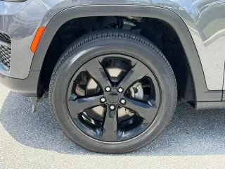 Jeep Grand Cherokee 2022 4x2 Laredo 4 puertas SUV (lanzamiento a mitad de año)