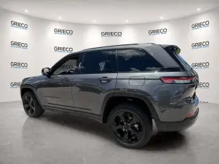 Jeep Grand Cherokee 2022 4x2 Laredo 4 puertas SUV (lanzamiento a mitad de año)