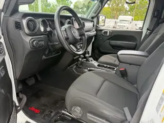 Jeep Gladiator 2022 4x4 Sport 4 puertas Crew Cab 5.0 ft. SB