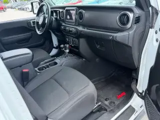 Jeep Gladiator 2022 4x4 Sport 4 puertas Crew Cab 5.0 ft. SB