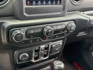 Jeep Gladiator 2022 4x4 Sport 4 puertas Crew Cab 5.0 ft. SB