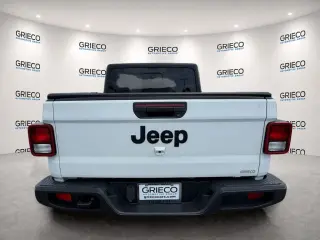 Jeep Gladiator 2022 4x4 Sport 4 puertas Crew Cab 5.0 ft. SB