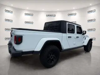 Jeep Gladiator 2022 4x4 Sport 4 puertas Crew Cab 5.0 ft. SB