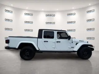 Jeep Gladiator 2022 4x4 Sport 4 puertas Crew Cab 5.0 ft. SB