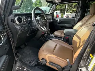 Jeep Gladiator 2023 4x4 Rubicon 4 puertas Crew Cab 5.0 pies. SB