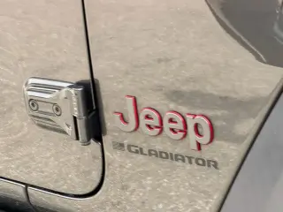 Jeep Gladiator 2023 4x4 Rubicon 4 puertas Crew Cab 5.0 pies. SB