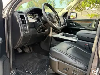 Ram 1500 2018 4x4 Laramie 4 puertas Cabina Crew 6.3 pies. Caja corta Pickup