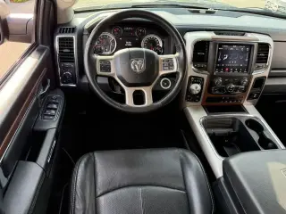 Ram 1500 2018 4x4 Laramie 4 puertas Cabina Crew 6.3 pies. Caja corta Pickup
