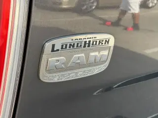 Ram 1500 2018 4x4 Laramie 4 puertas Cabina Crew 6.3 pies. Caja corta Pickup