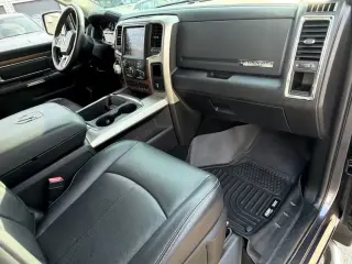 Ram 1500 2018 4x4 Laramie 4 puertas Cabina Crew 6.3 pies. Caja corta Pickup