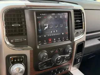 Ram 1500 2018 4x4 Laramie 4 puertas Cabina Crew 6.3 pies. Caja corta Pickup