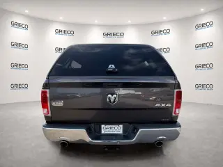 Ram 1500 2018 4x4 Laramie 4 puertas Cabina Crew 6.3 pies. Caja corta Pickup