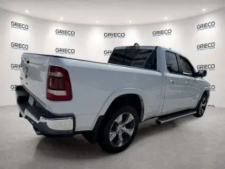 Ram 1500 2020 4x2 Laramie 4 puertas Quad Cab 1.93 m (6.4 pies) Pickup