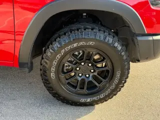 Ram 1500 2025 4x4 Rebel 4 puertas Cabina Crew 5.6 pies. Pickup SB