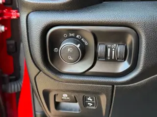 Ram 1500 2025 4x4 Rebel 4 puertas Cabina Crew 5.6 pies. Pickup SB