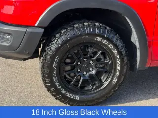 Ram 1500 2025 4x4 Rebel 4 puertas Cabina Crew 5.6 pies. Pickup SB