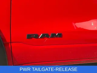 Ram 1500 2025 4x4 Rebel 4 puertas Cabina Crew 5.6 pies. Pickup SB
