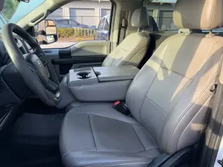 Ford F-250 Super Duty 2020 4x2 XL 2 puertas Cabina Regular 8 pies. LB Pickup