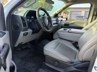 Ford F-250 Super Duty 2020 4x2 XL 2 puertas Cabina Regular 8 pies. LB Pickup