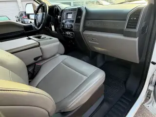 Ford F-250 Super Duty 2020 4x2 XL 2 puertas Cabina Regular 8 pies. LB Pickup