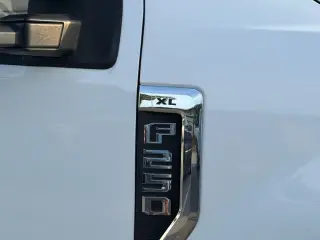 Ford F-250 Super Duty 2020 4x2 XL 2 puertas Cabina Regular 8 pies. LB Pickup