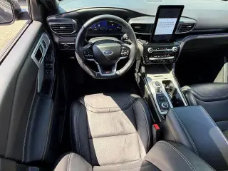 Ford Explorer 2023 AWD ST 4 puertas SUV