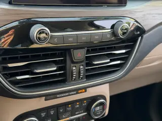 Ford Escape 2020 AWD Titanium 4 puertas SUV